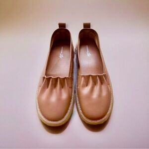 Elegant Tan Women's Loafers size 7.5-8